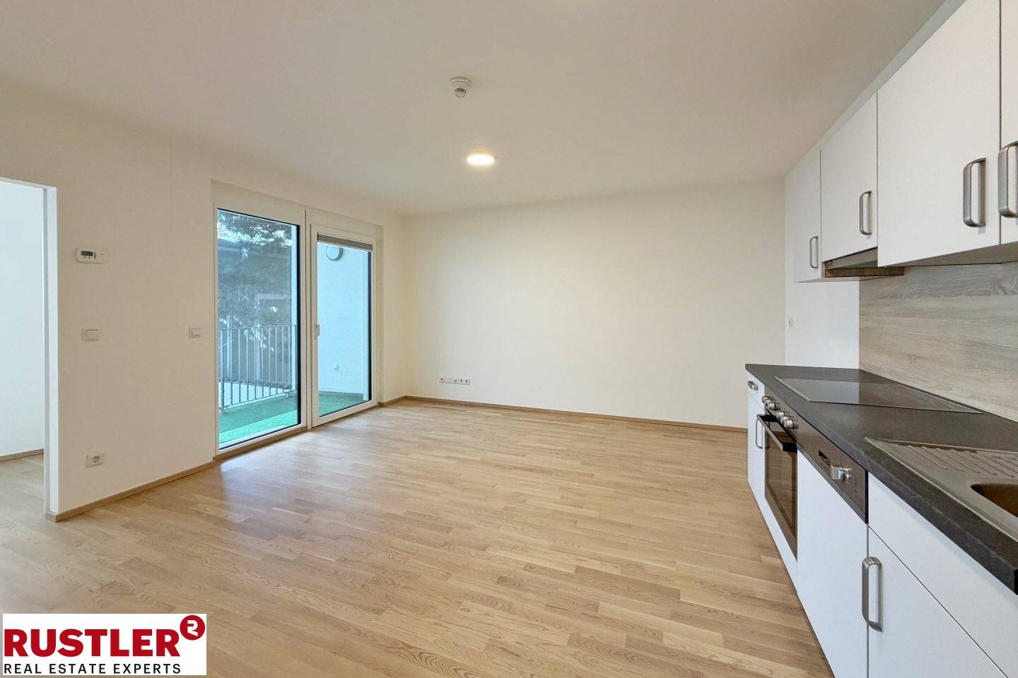 Wohnung with large terrace and on site care service