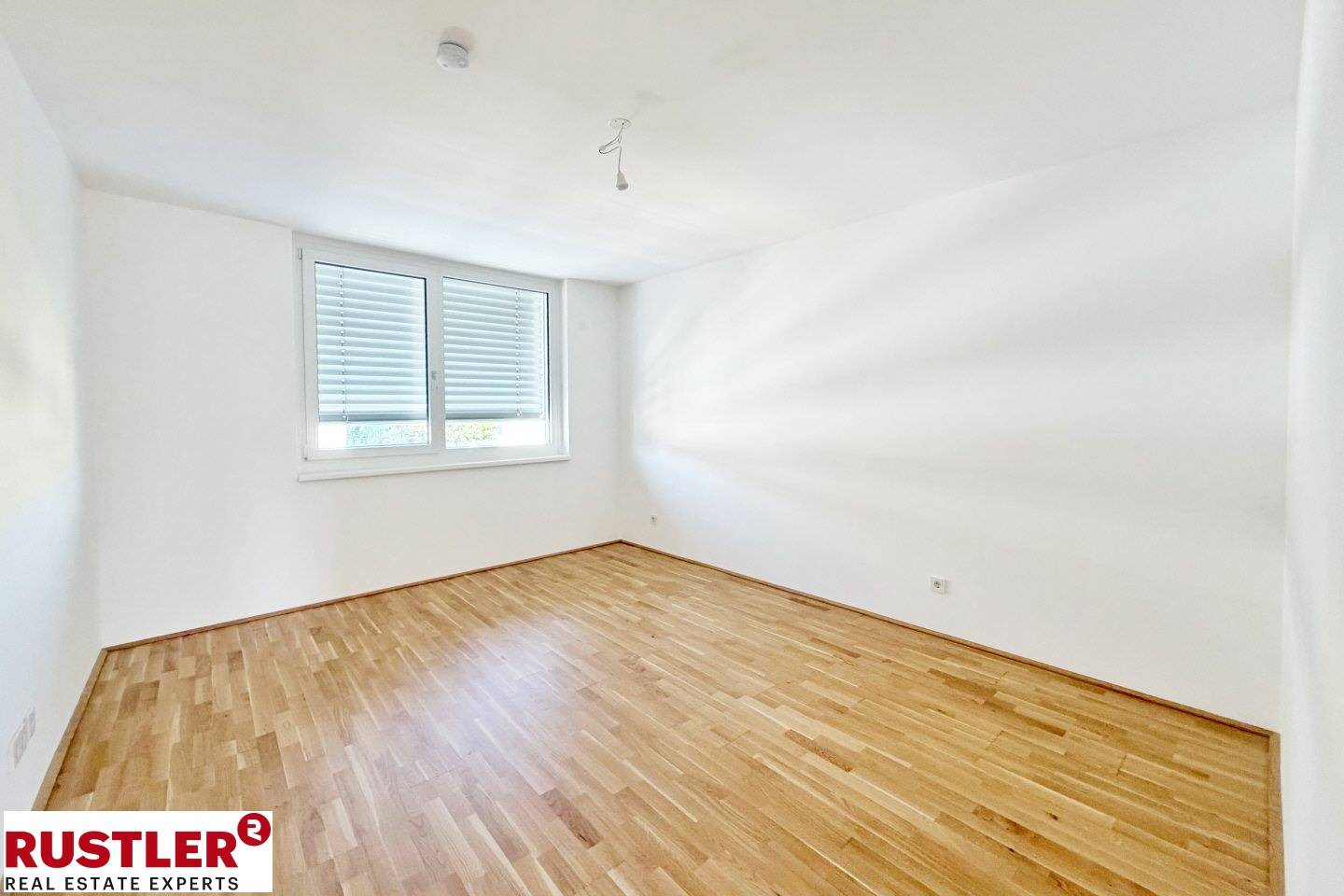 Apartment in quiet new build with green view