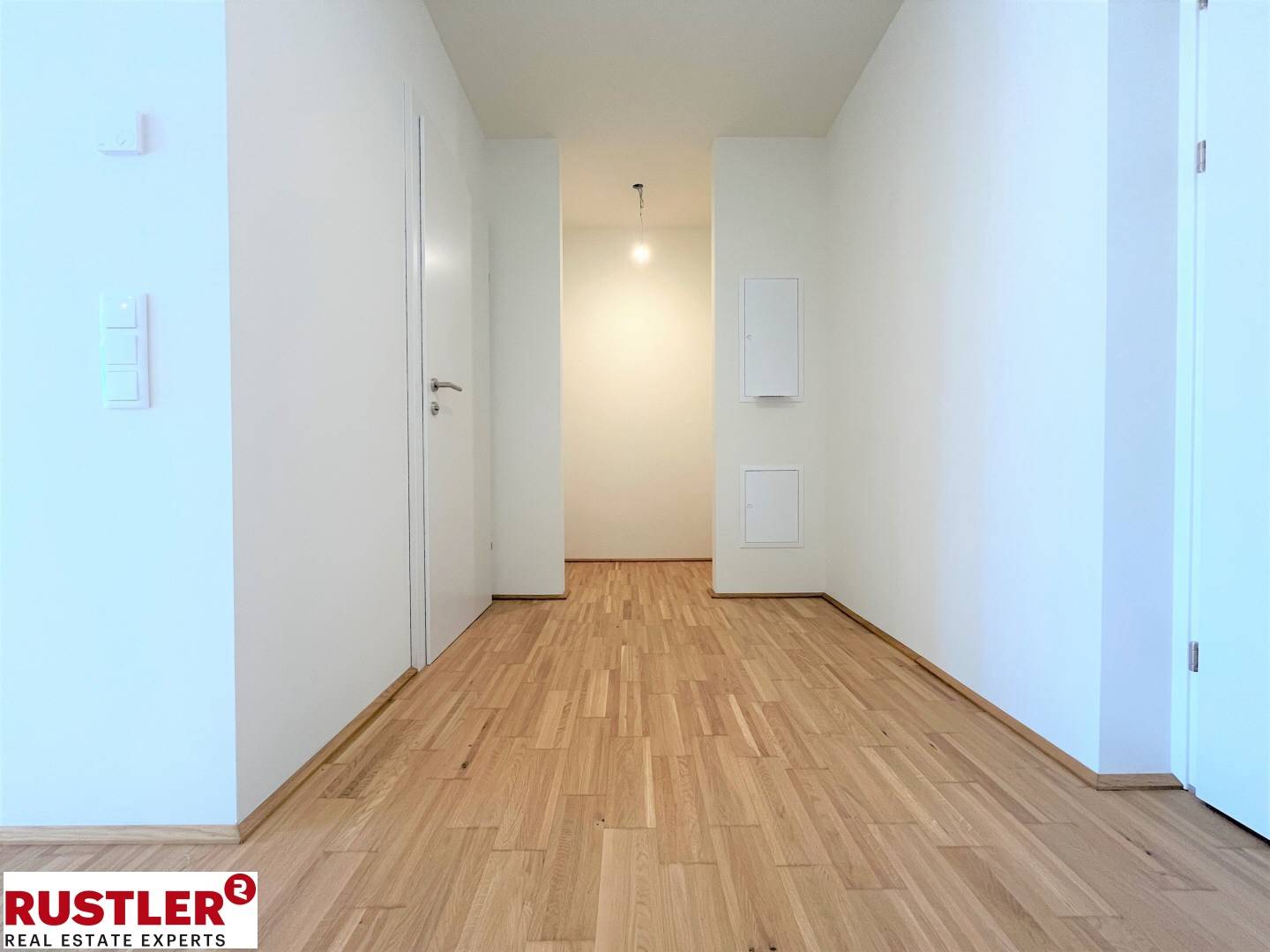 Helle Wohnung mit Balkon nahe Mur und Park