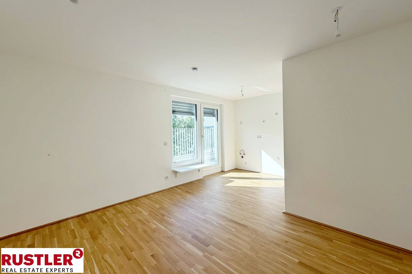 Bright new apartment with terrace