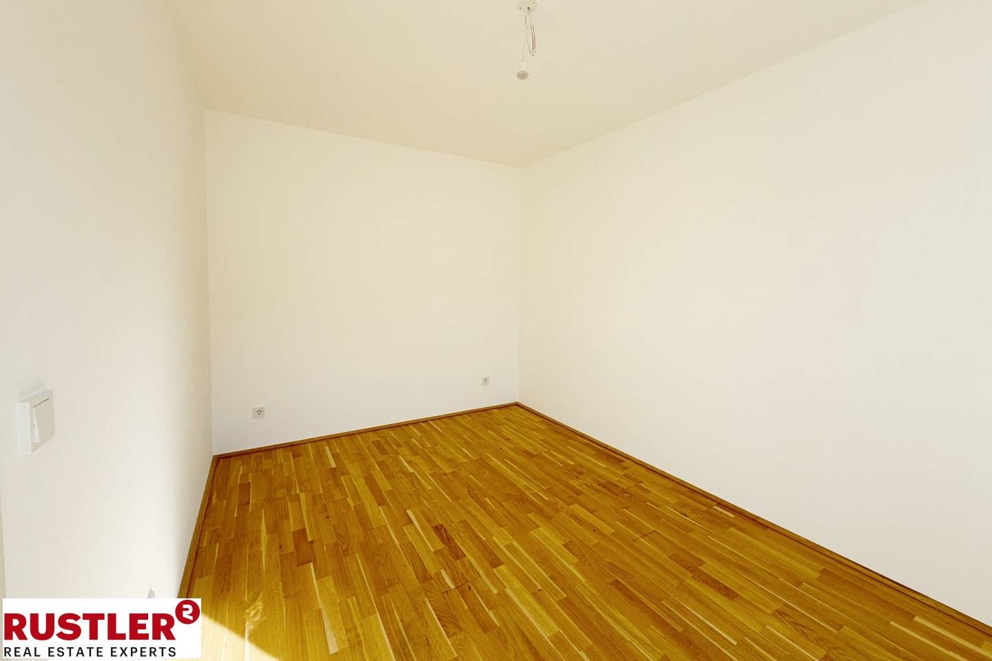 Neubauwohnung mit sonniger Terrasse in Grünlage