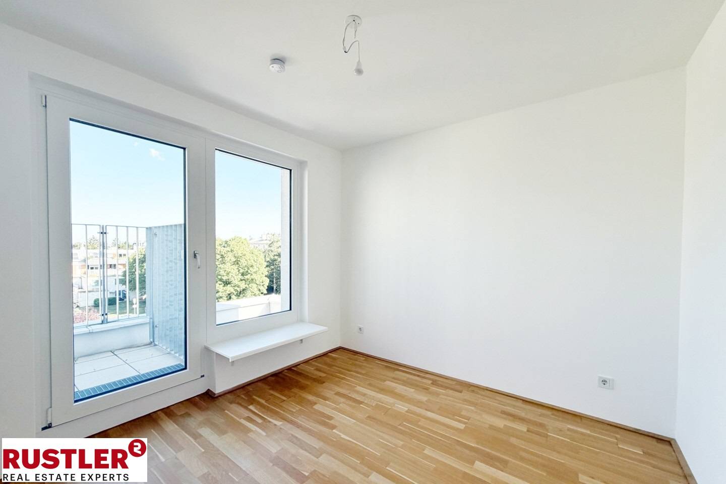 New build apartment with terrace in a quiet green setting
