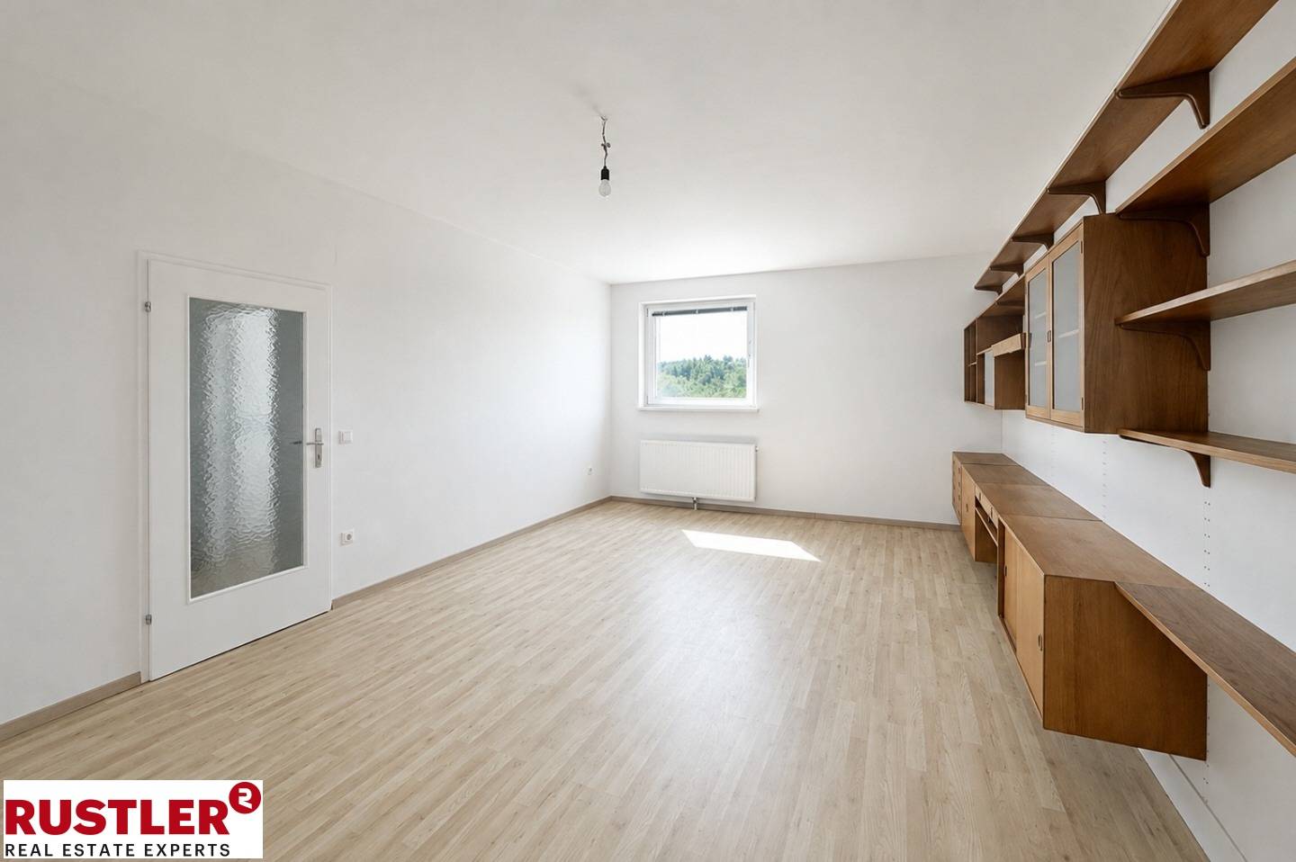 Frisch sanierte Wohnung mit verglaster Loggia