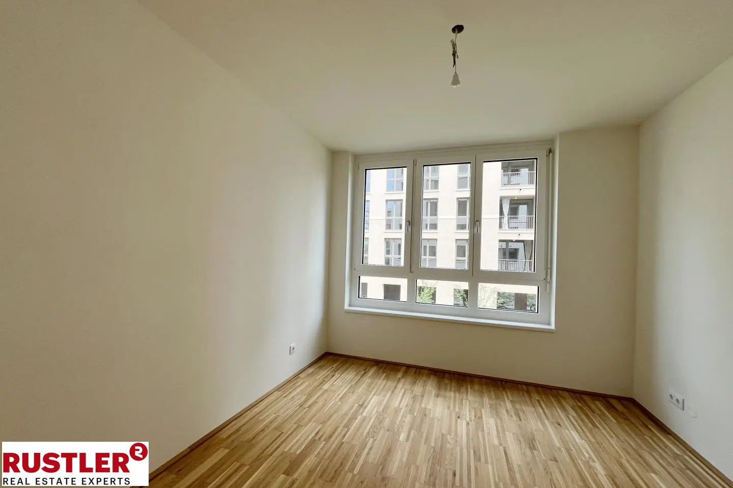 Lichtdurchflutete Wohnung mit ruhiger Loggia