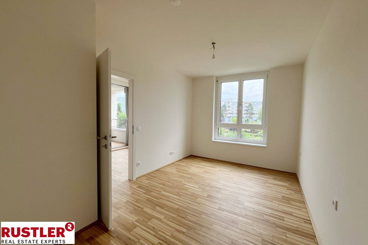 Bright sustainable Wohnung by the river