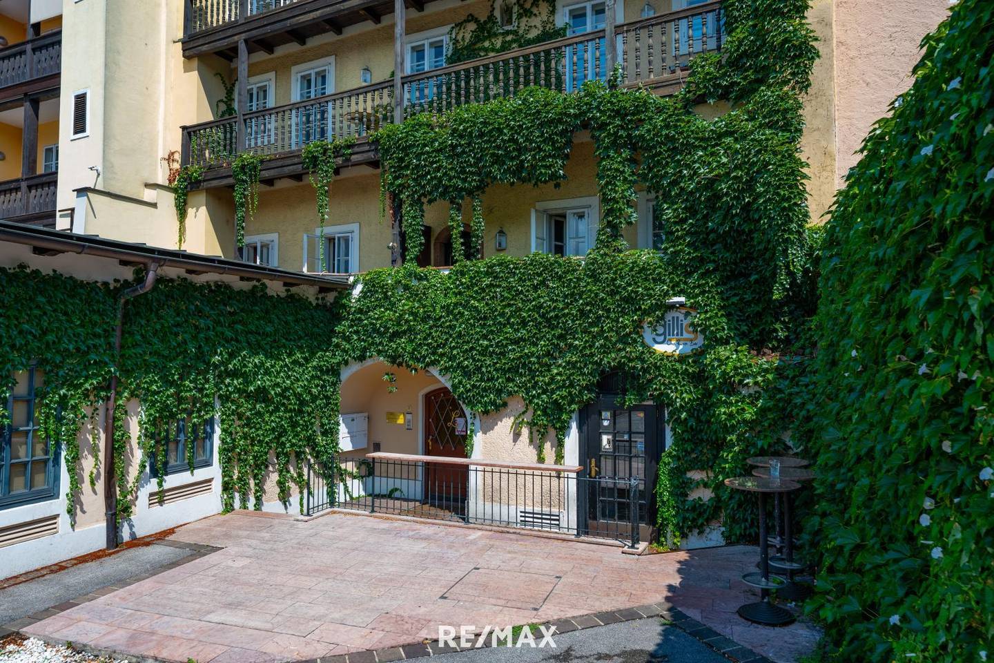 Loft apartment in listed building with outdoor area