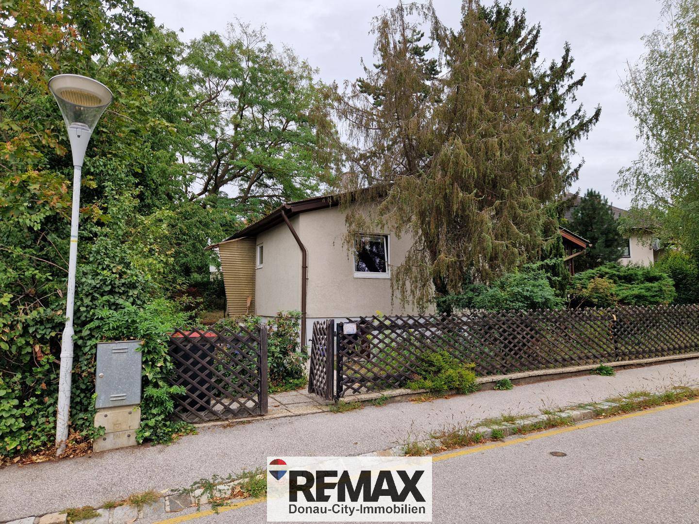 Gartengrundstück mit Modernisierungspotenzial Familienwohnung