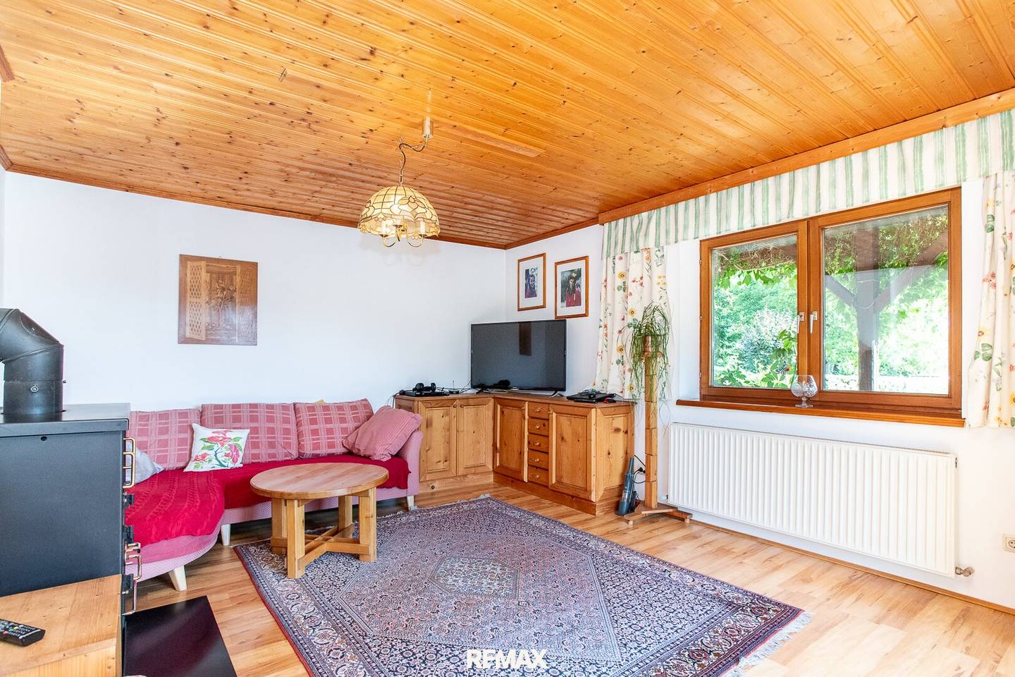 Ein- bis Zweifamilienhaus in zentrumsnaher Lage mit beeindruckendem Bergpanorama!