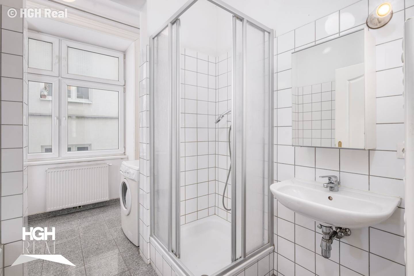 1160 Vienna Bright 3-room period apartment with elevator in central location of Ottakring near U3