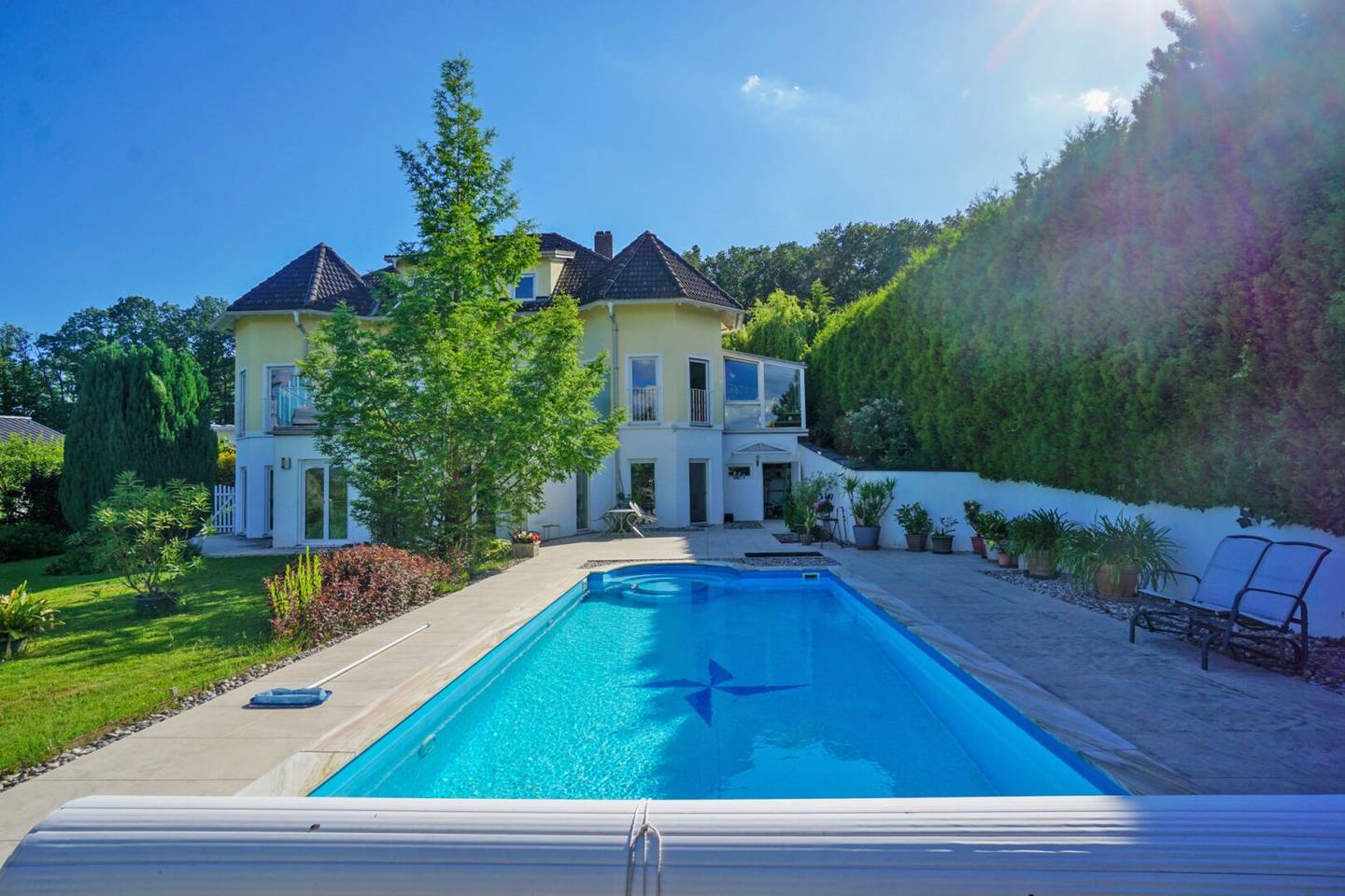 Topgepflegte, elegante Villa in traumhafter Panoramalage