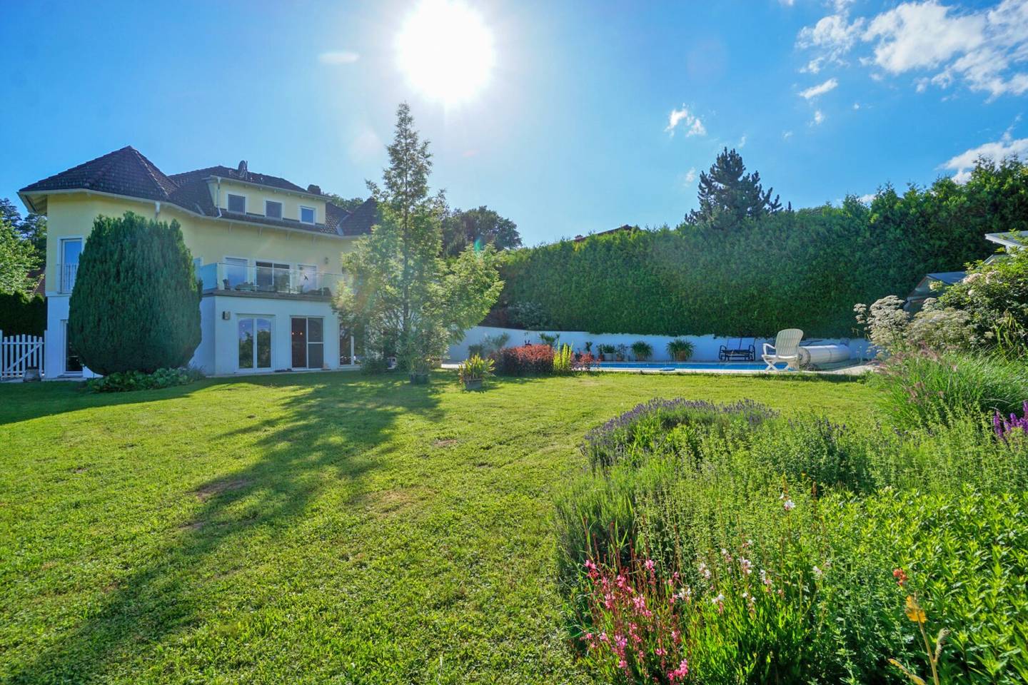 Topgepflegte, elegante Villa in traumhafter Panoramalage