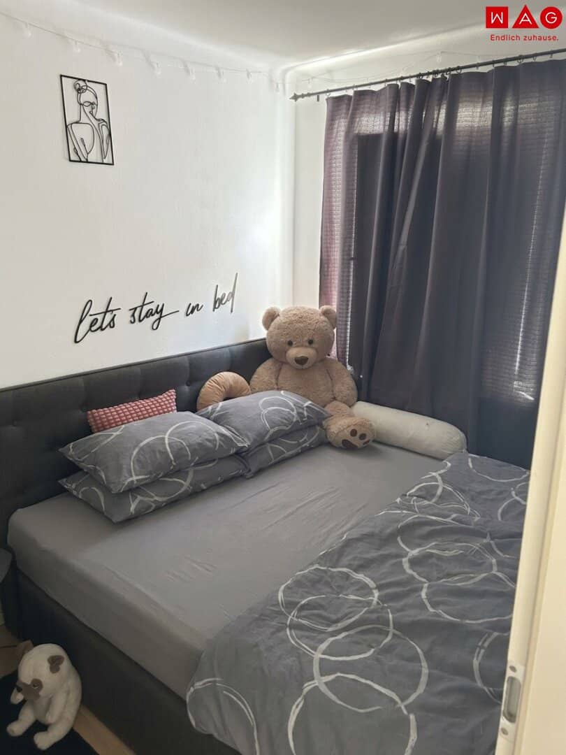 Charmanter Wohn(t)raum für Singles und Paare! Preiswerte 2-Raum-Wohnung mit praktischer Raumaufteilung in ausgezeichneter Lage - helle Essküche und modernes Badezimmer!