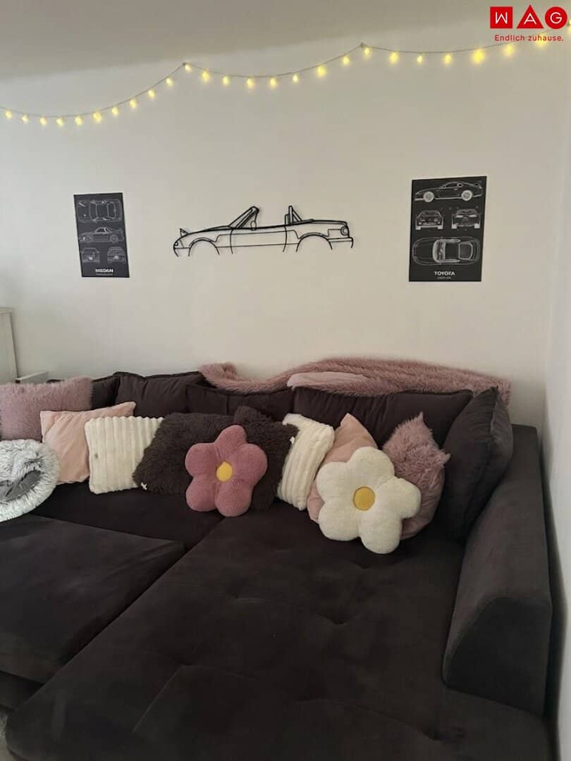 Charmanter Wohn(t)raum für Singles und Paare! Preiswerte 2-Raum-Wohnung mit praktischer Raumaufteilung in ausgezeichneter Lage - helle Essküche und modernes Badezimmer!