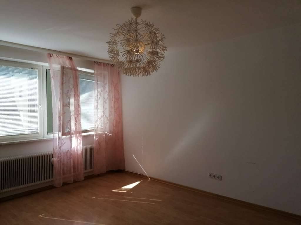 Lichtdurchflutete Wohnung mit Bergblick und Einbauküche