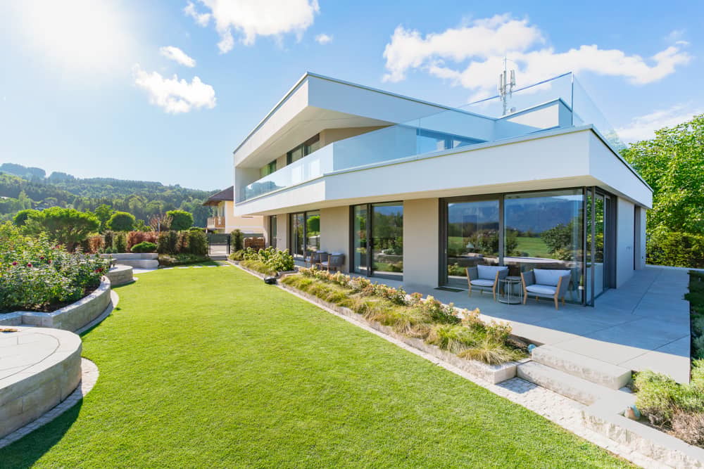 Bright rooftop apartment with Attersee view
