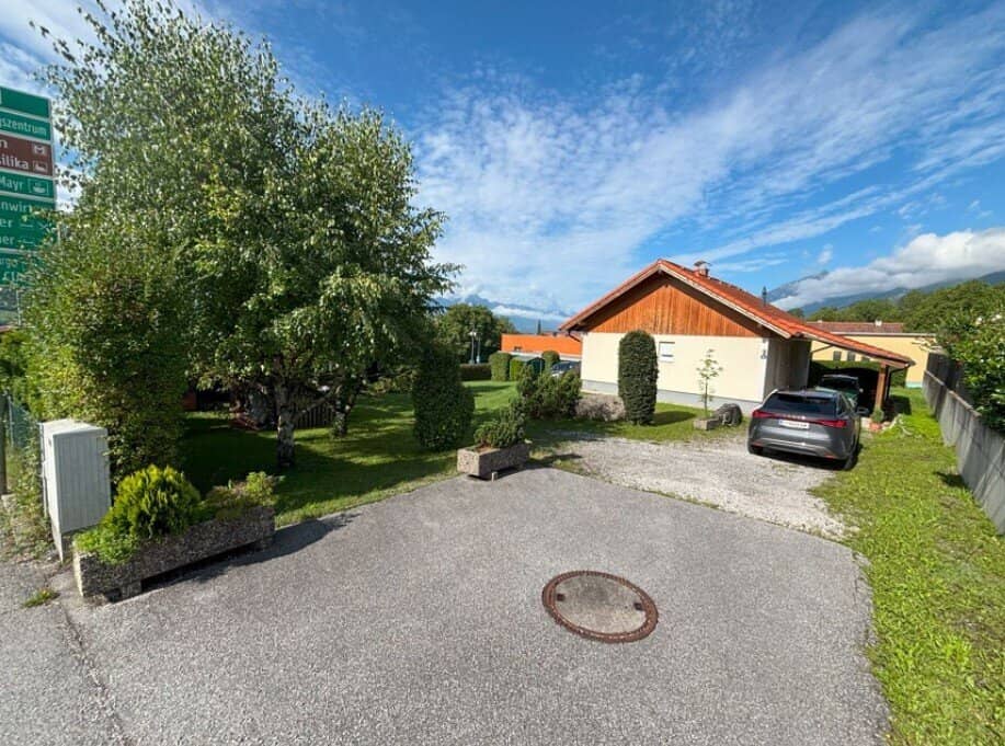 Absam bei Innsbruck: Gepflegtes Einfamilienhaus auf 904 m² Sonnen-Grundstück mit Potenzial für über 420 m² Wohnnutzfläche!