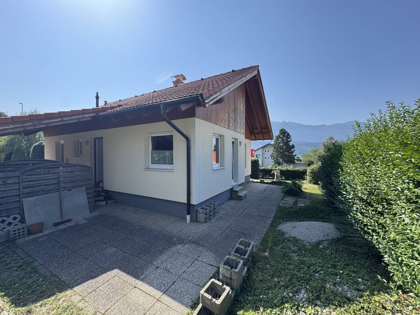 Absam bei Innsbruck: Gepflegtes Einfamilienhaus auf 904 m² Sonnen-Grundstück mit Potenzial für über 420 m² Wohnnutzfläche!