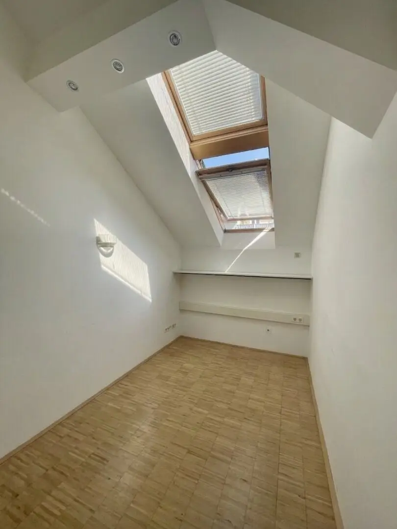 Indefinite modern office with terrace and air conditioning at Karmelitermarkt