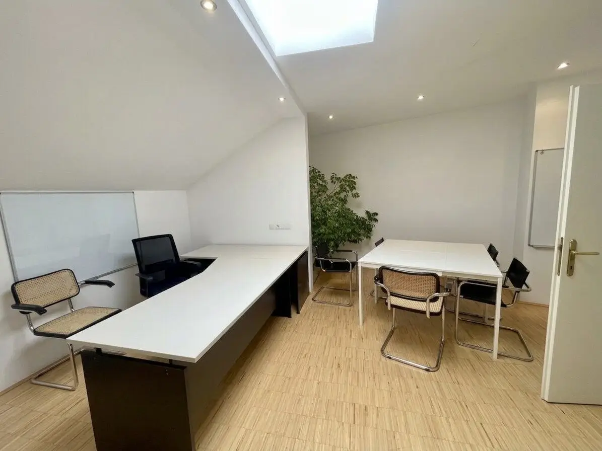 Attraktives, modernes Büro mit Terrasse und Klimaanlage beim Karmelitermarkt