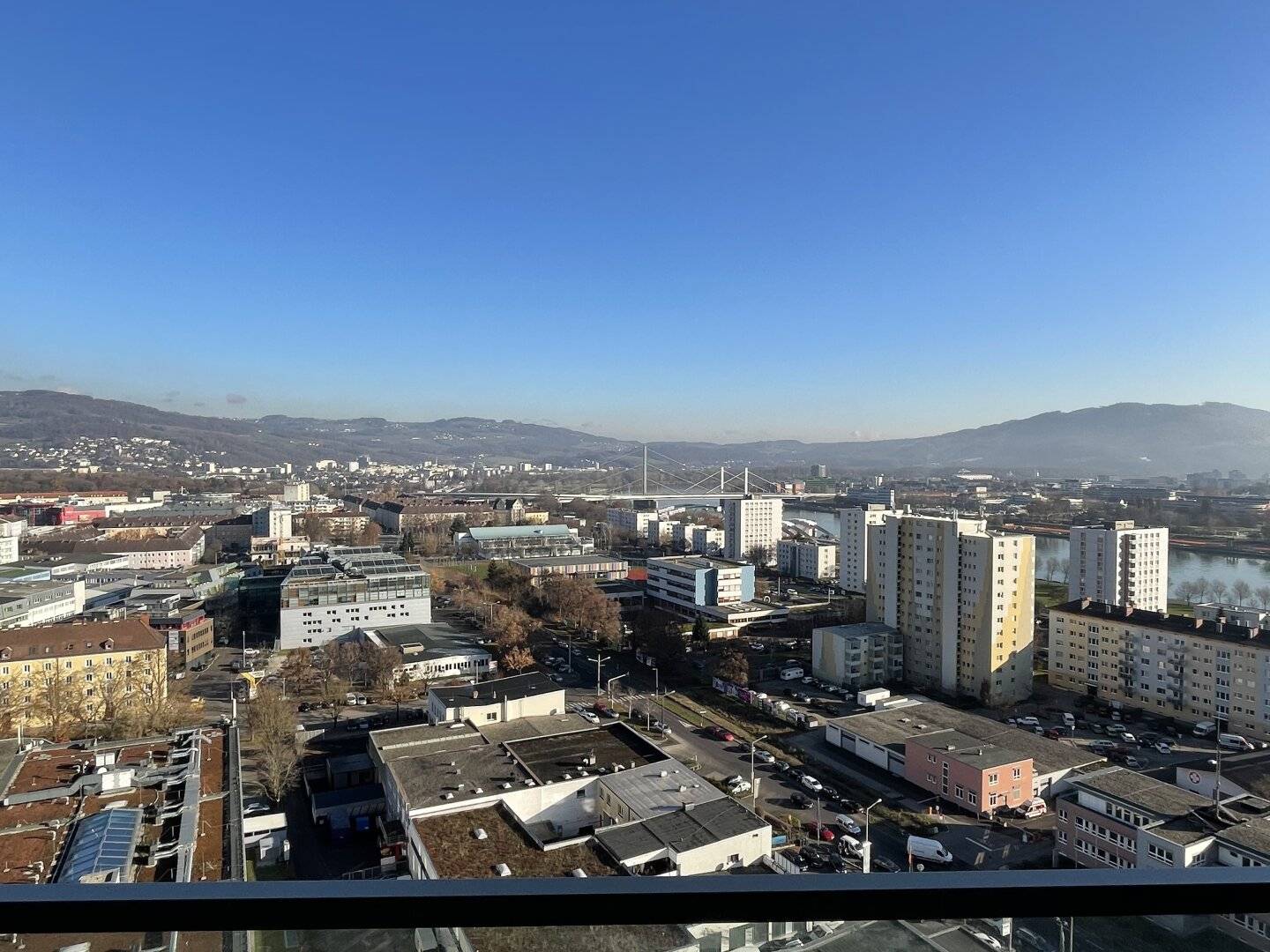 HOCH HINAUS - TOP 2-Zimmer Wohnung im 18. OIG des Bruckner Towers
