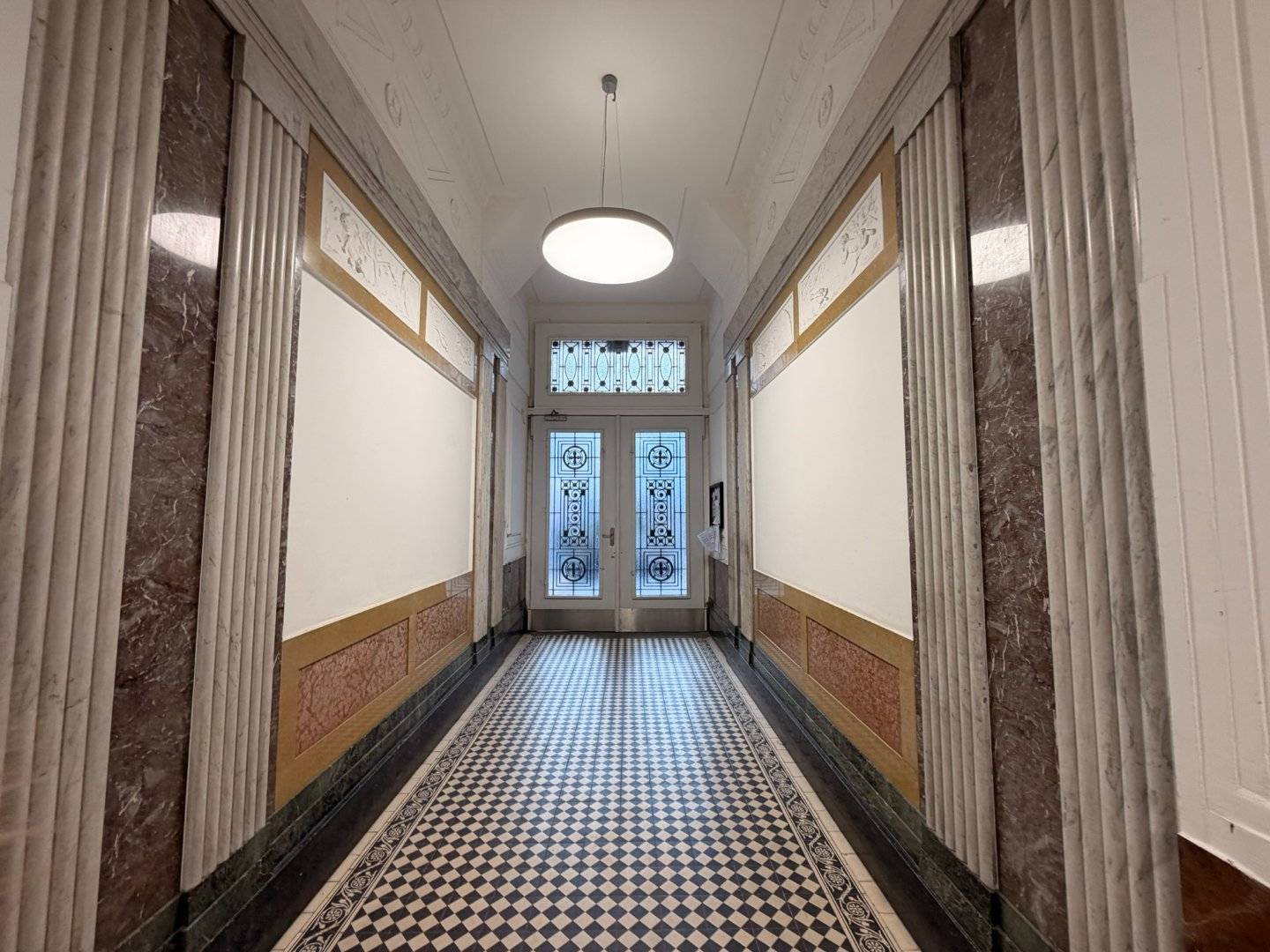 Representative period apartment near Mariahilfer Street