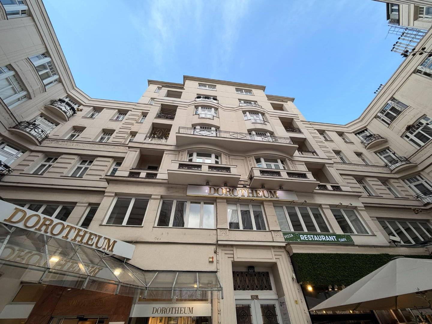 Representative period apartment near Mariahilfer Street