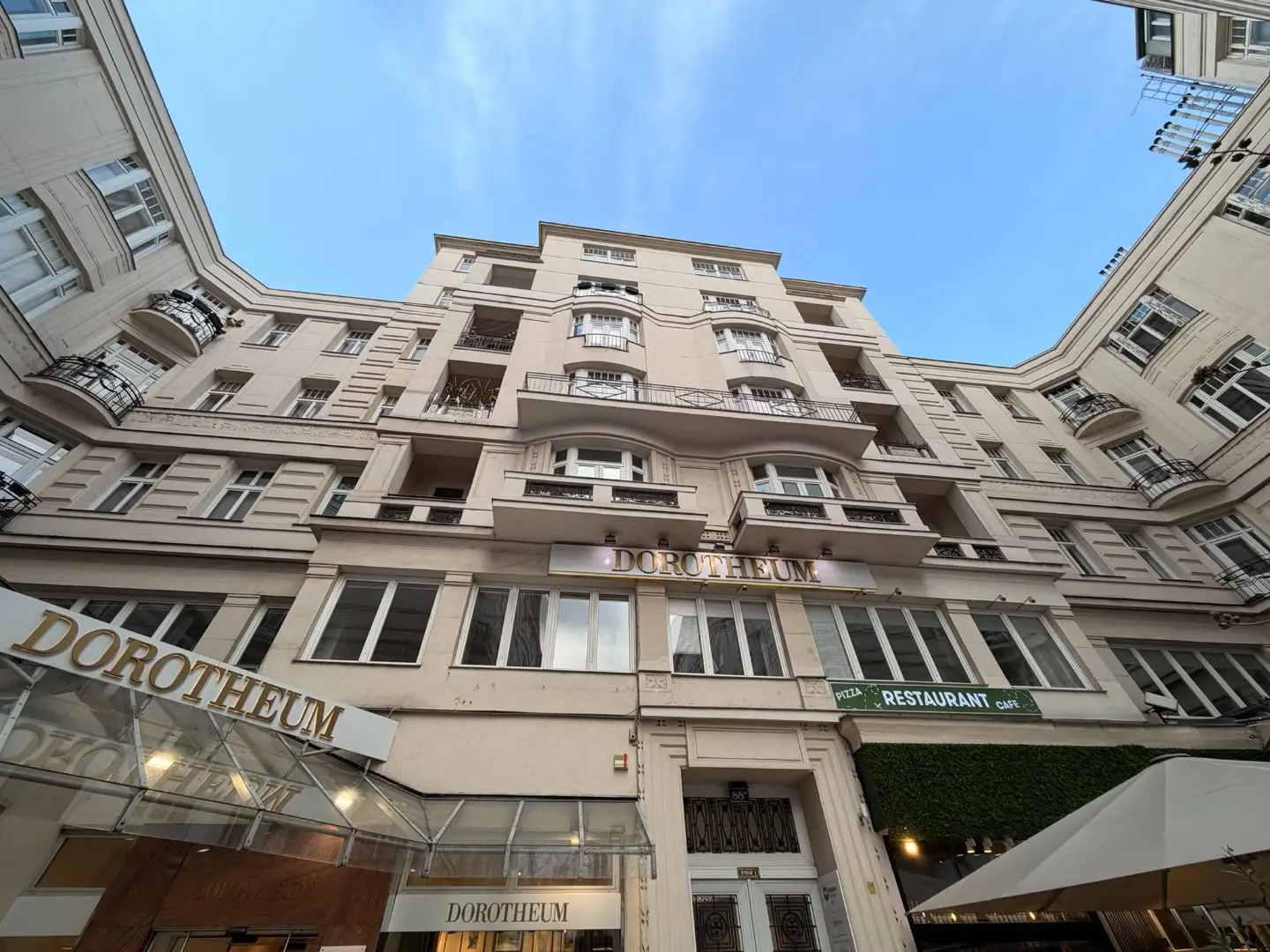 Representative period apartment near Mariahilfer Street
