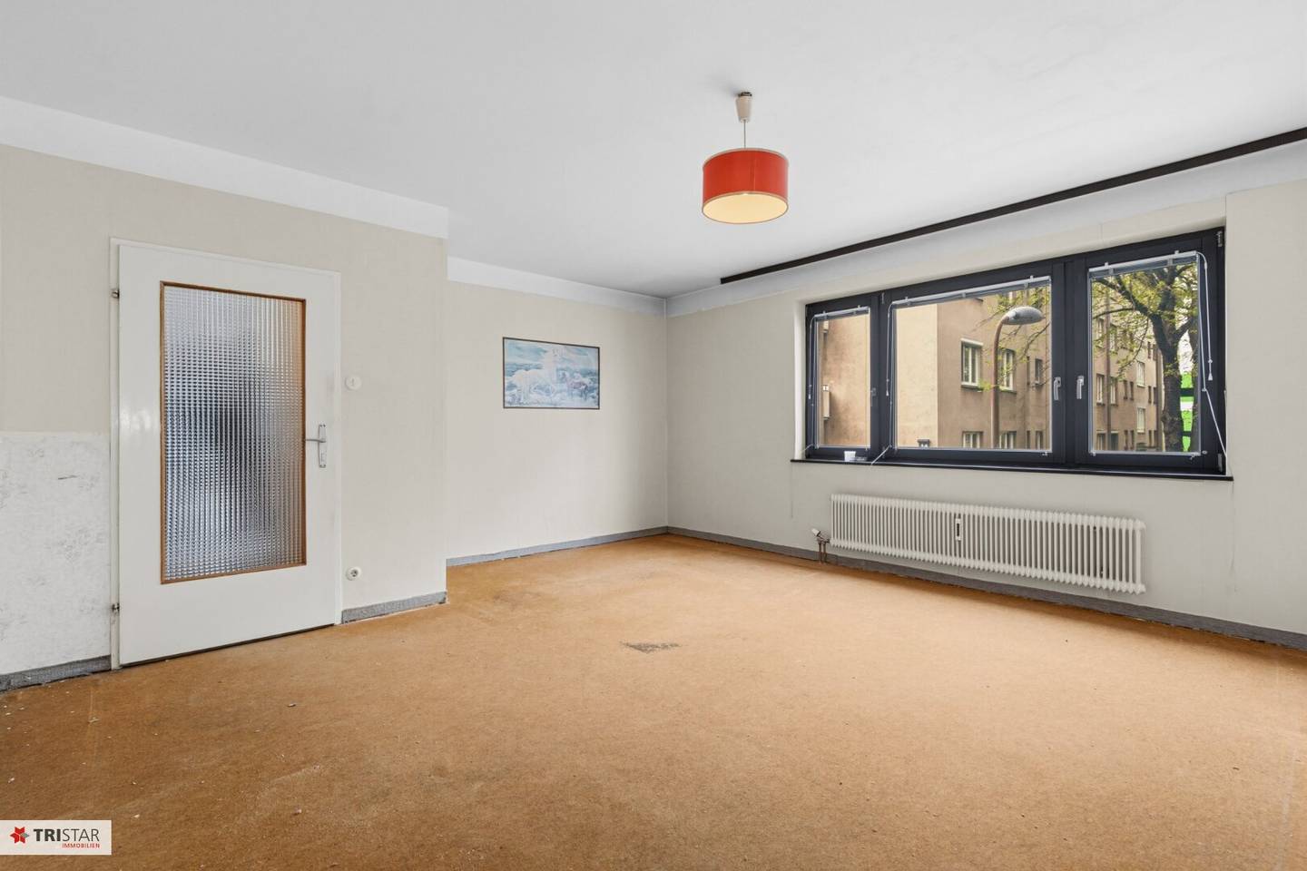 Charming 2-room apartment in 1230 Wien, 49.5 m², top location, in need of renovation!