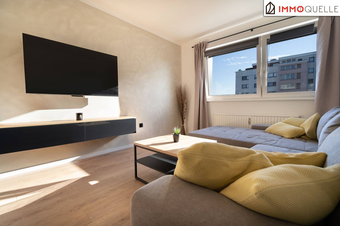 Weitblick trifft Wohngefühl - Lichtdurchflutete 2-Zimmer-Wohnung im 8. Obergeschoss mit beeindruckendem Weitblick über Wels