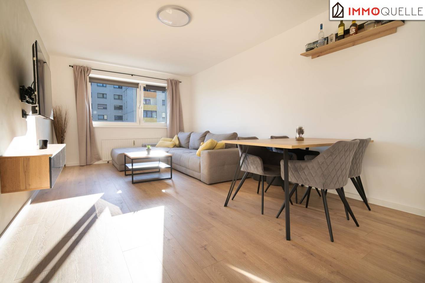 Weitblick trifft Wohngefühl - Lichtdurchflutete 2-Zimmer-Wohnung im 8. Obergeschoss mit beeindruckendem Weitblick über Wels