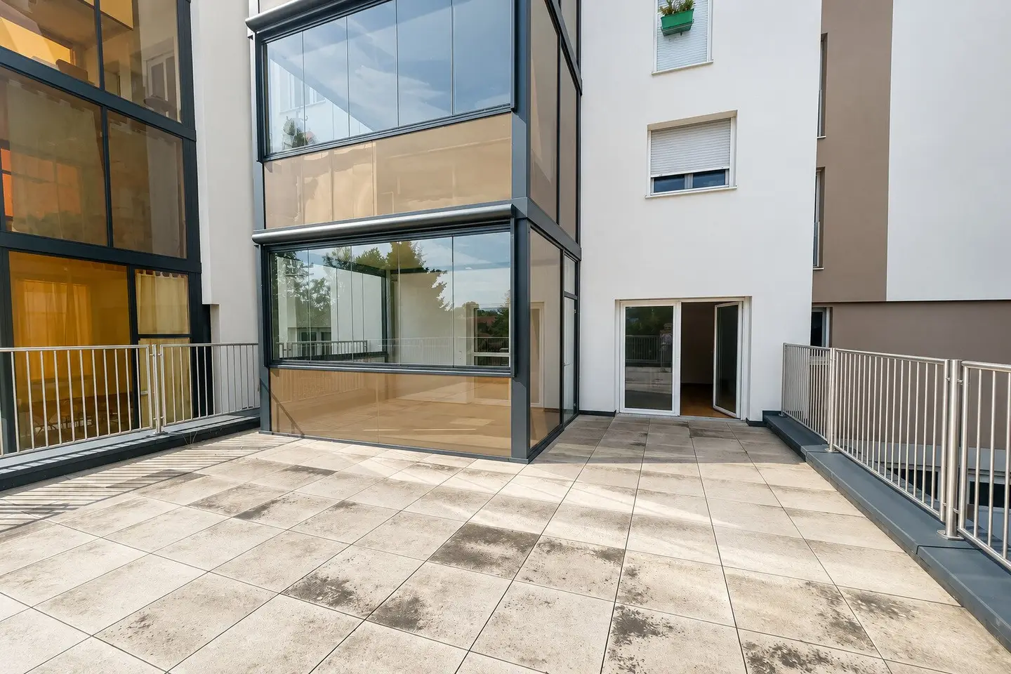 Spacious apartment with 86.57 m², 12 m² loggia & 60 m² terrace