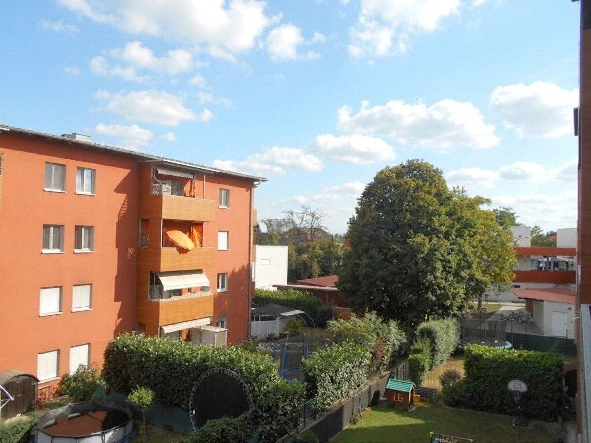 Grottenhofstraße 3-room sunny west balcony 3rd / top floor
