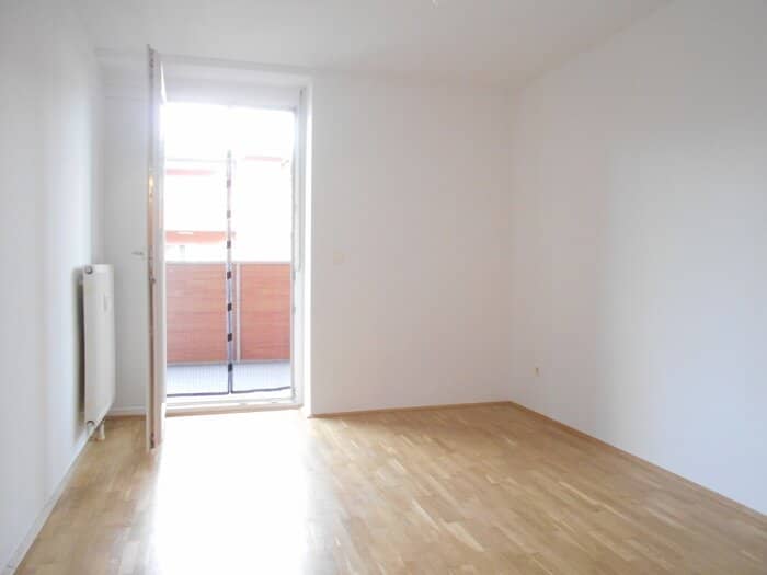 Grottenhofstraße 3-room sunny west balcony 3rd / top floor