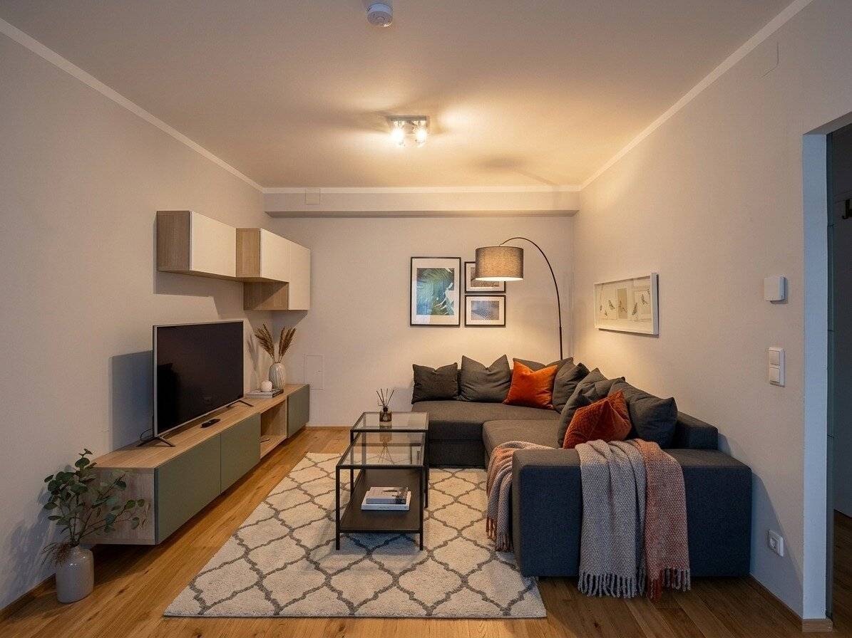 Modernes eingerichtetes 2-Zi-Apartment mit großer Loggia, Privater Auto Stellplatz &amp; Marken - Einbauküche in 1200 Wien, top renoviert!