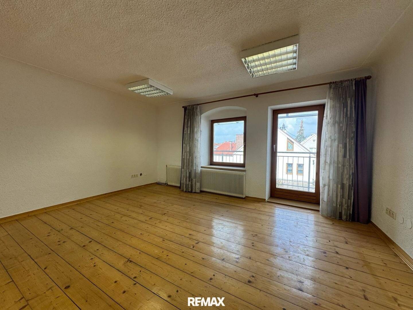 ! PREISGESENKT ! Großzügige Büroflächen mit  Mitarbeiterterrasse im Herzen Eferdings