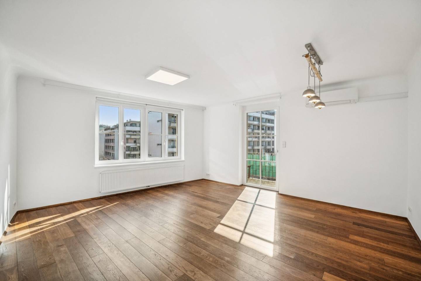 Elegante, helle City-Wohnung mit Südbalkon &amp; Lift 
Top-Anbindung zum Hauptbahnhof &amp; Flughafen