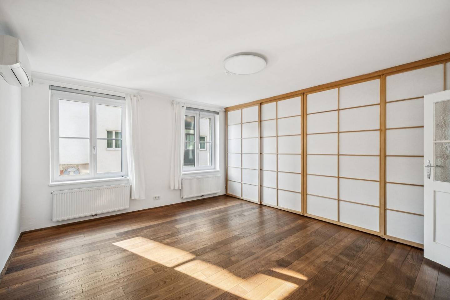 Elegante, helle City-Wohnung mit Südbalkon &amp; Lift 
Top-Anbindung zum Hauptbahnhof &amp; Flughafen