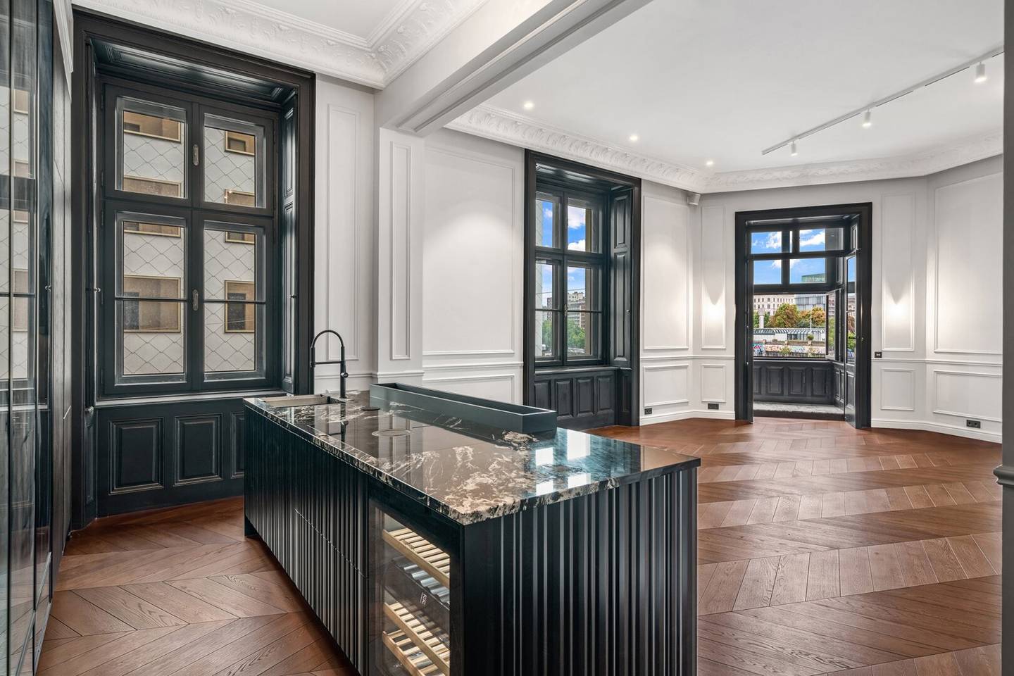 Zeitlose Eleganz mit Blick auf den Donaukanal, 3-Zimmer Stilaltbau, Erstbezug