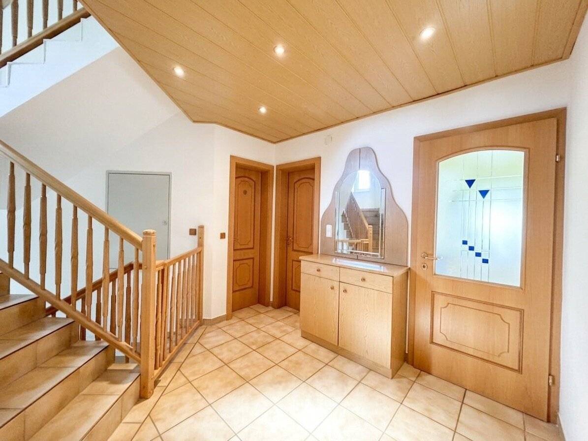 High-quality detached house in solid construction | ca. 189 m² NFL | ca. 793 m² plot | Full basement | Wintergarden | Garage | Carport | Green view