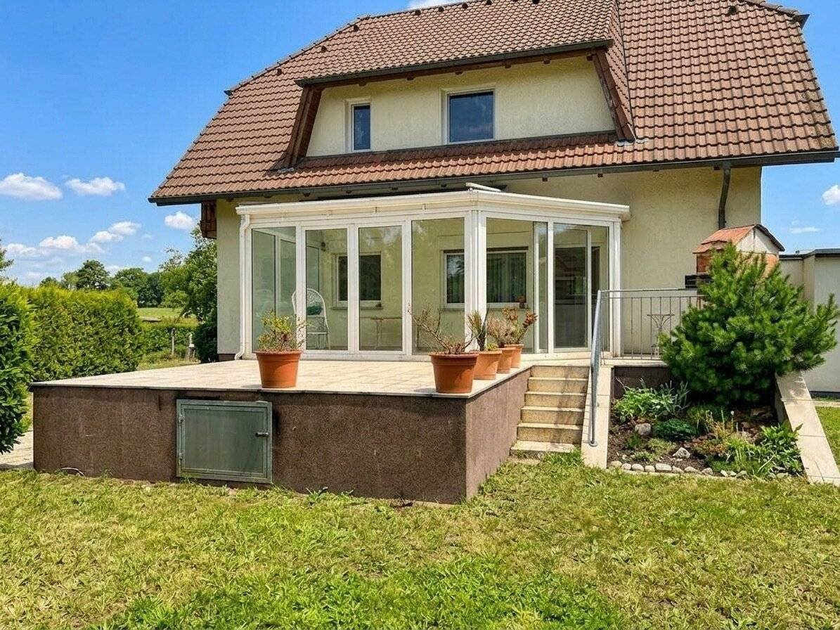 HOCHWERTIGES EINFAMILIENHAUS IN MASSIVBAUWEISE | ca. 189 m² NFL | ca. 793 m² GRUND | VOLLKELLER | WINTERGARTEN | GARAGE | CARPORT | GRÜNBLICK