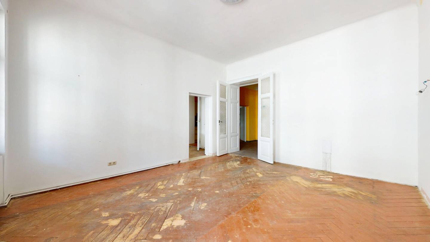 Unsanierter Stilaltbau nahe der Inneren Stadt | 3. OG mit Westausrichtung