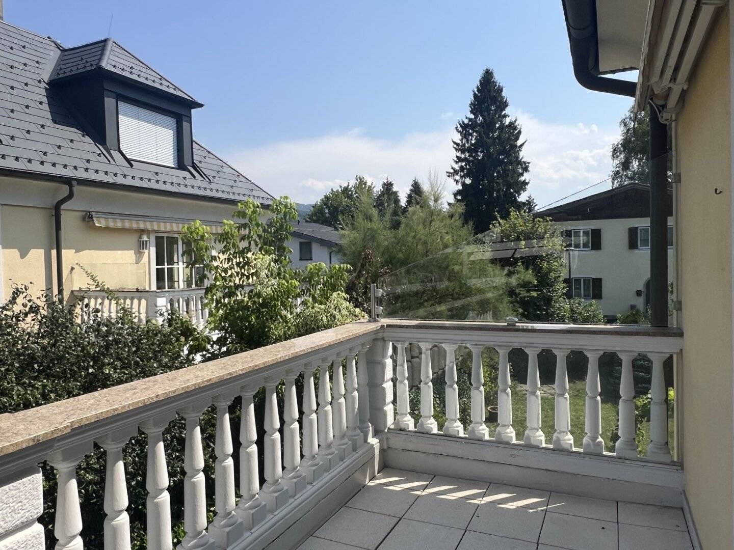 Bestlage Aigen: 3-Zimmer-Wohnung mit Balkon und Garage