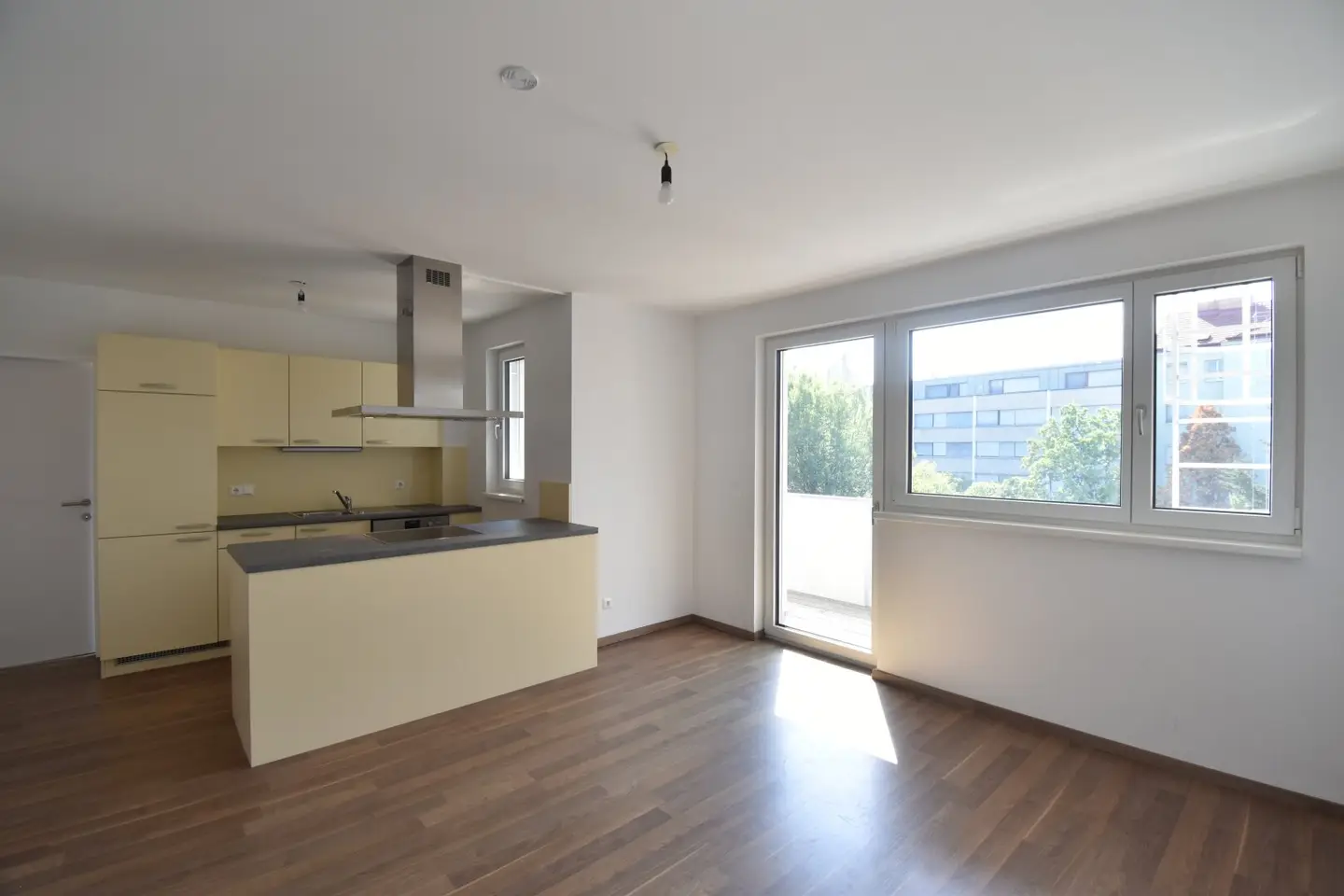 Schöne 2 - Zimmer Neubauwohnung | mit Balkon hofseitig | ab sofort