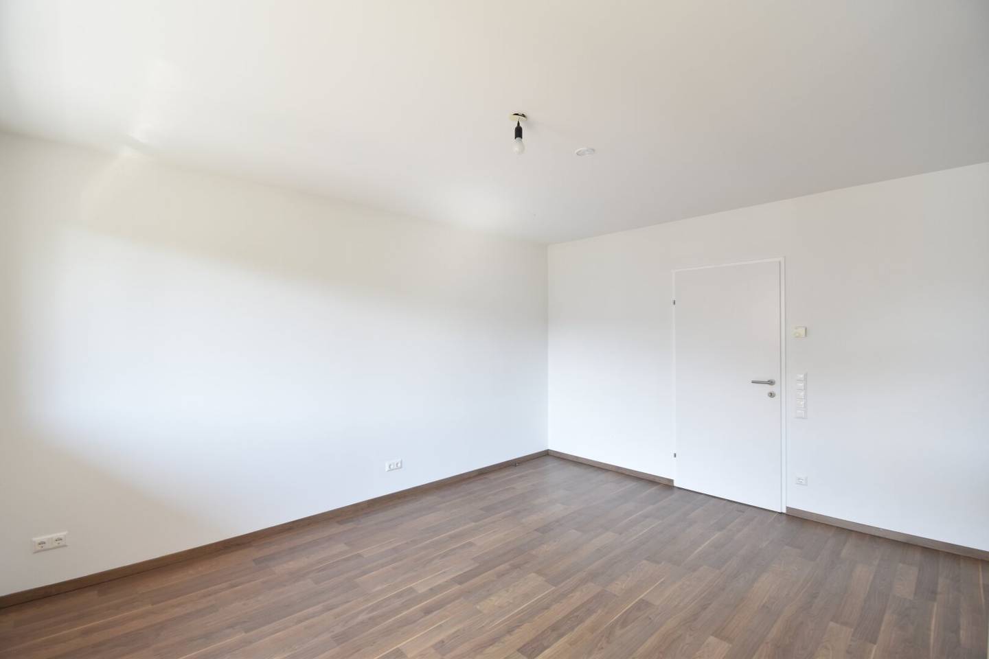 2 - Zimmer Neubauwohnung | mit Balkon hofseitig | ab sofort