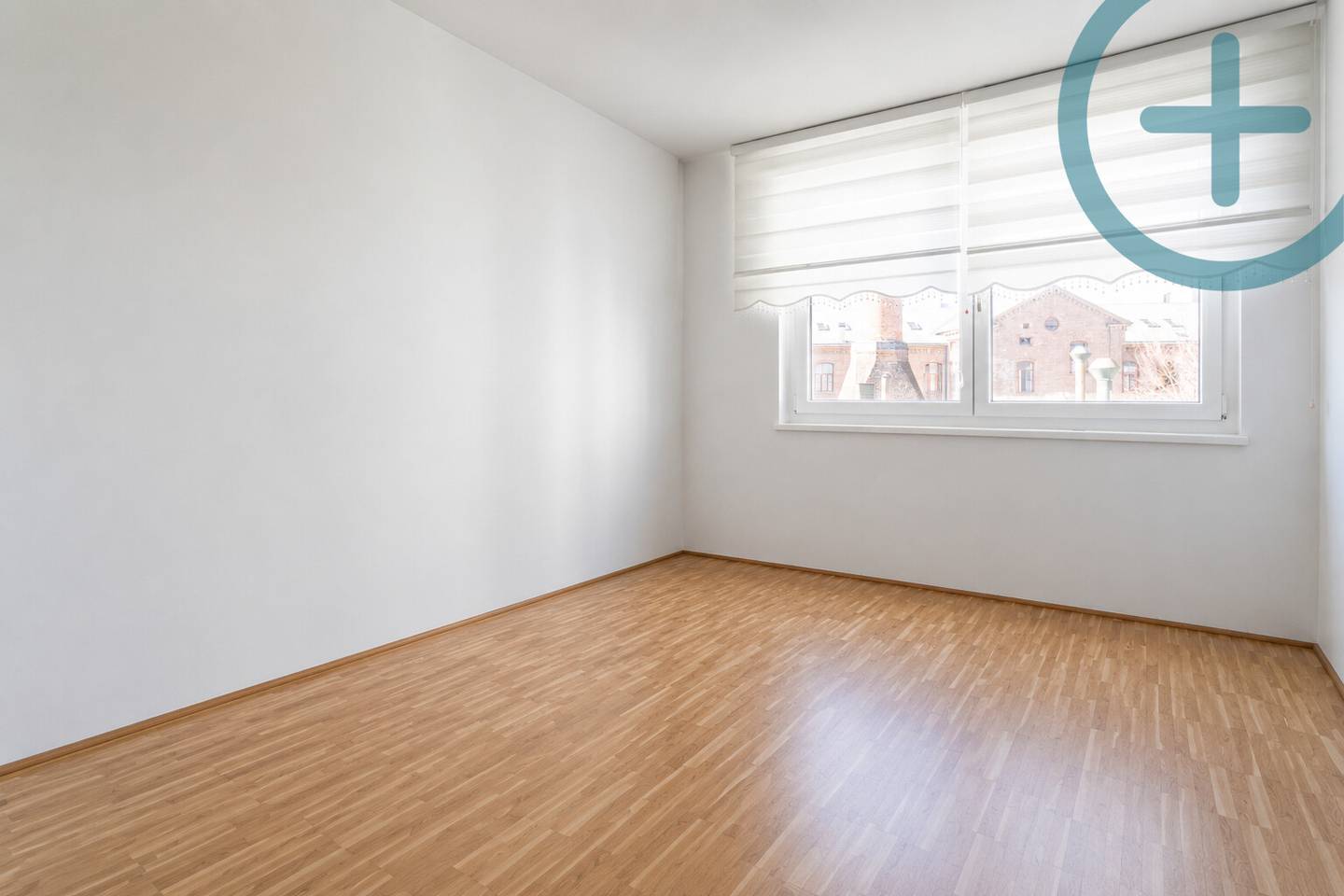 Lichtdurchflutete Wohnung mit Balkon und Aufzug