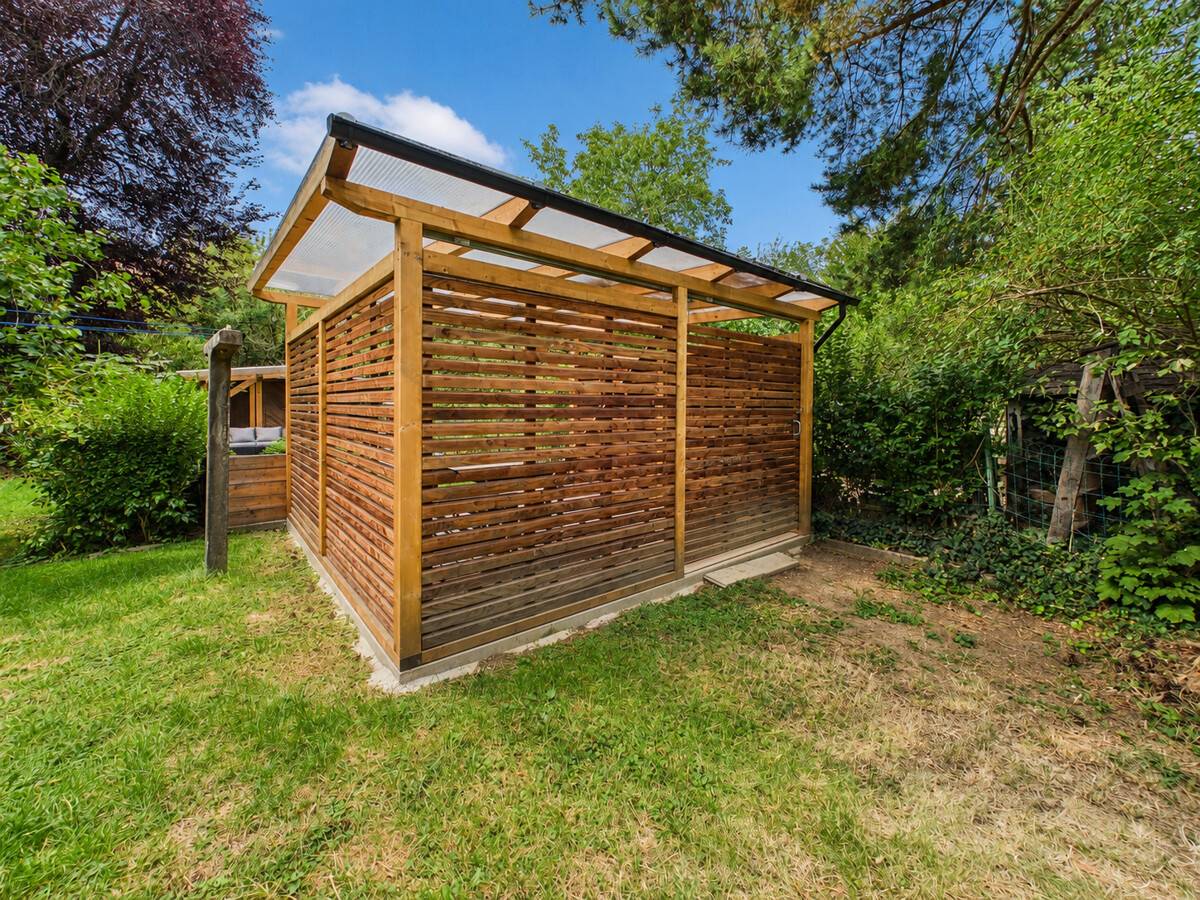 High quality renovated apartment with private garden