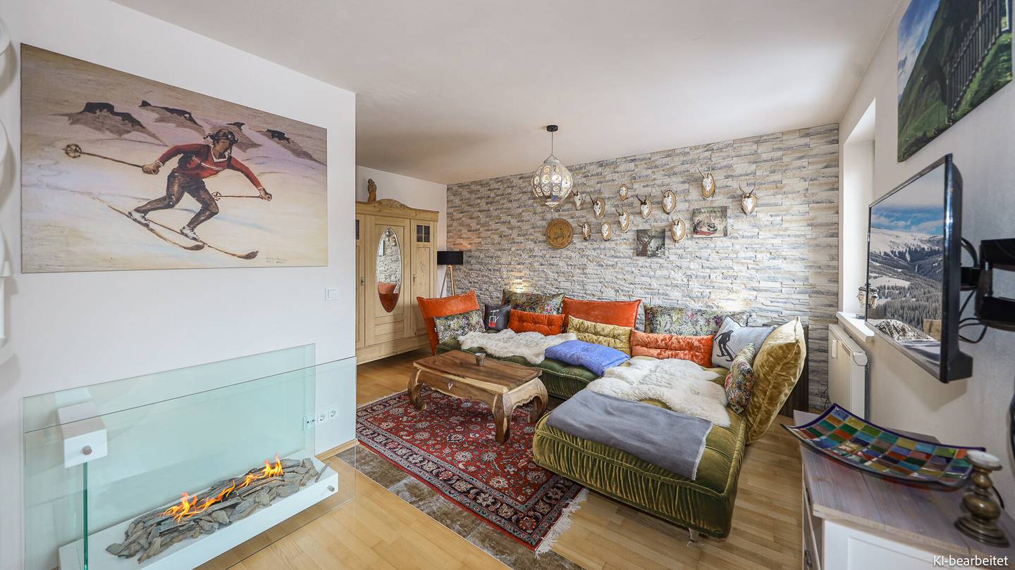 Dachgeschosswohnung with tower room and panoramic view
