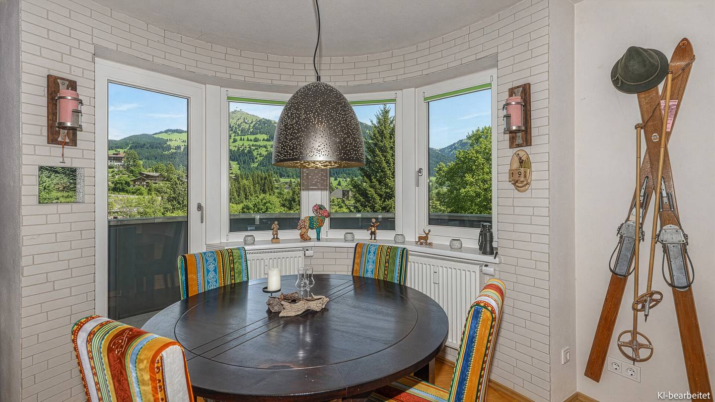 Dachgeschosswohnung with tower room and panoramic view