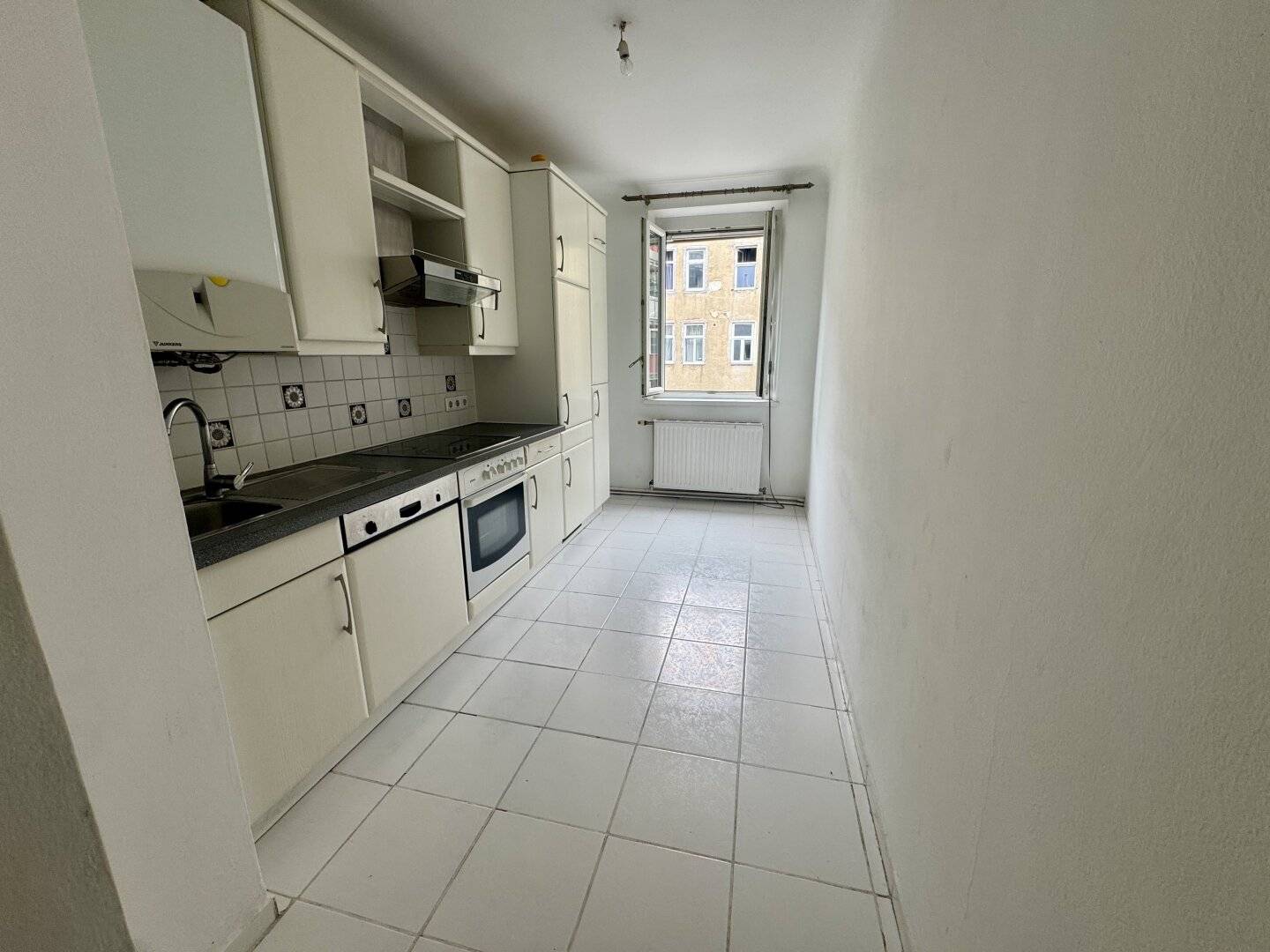 TOP 3-Zi-WOHNUNG mit LOGGIA, U-BAHN-NÄHE und EINBAUKÜCHE in 1100 Wien um 249.000€!