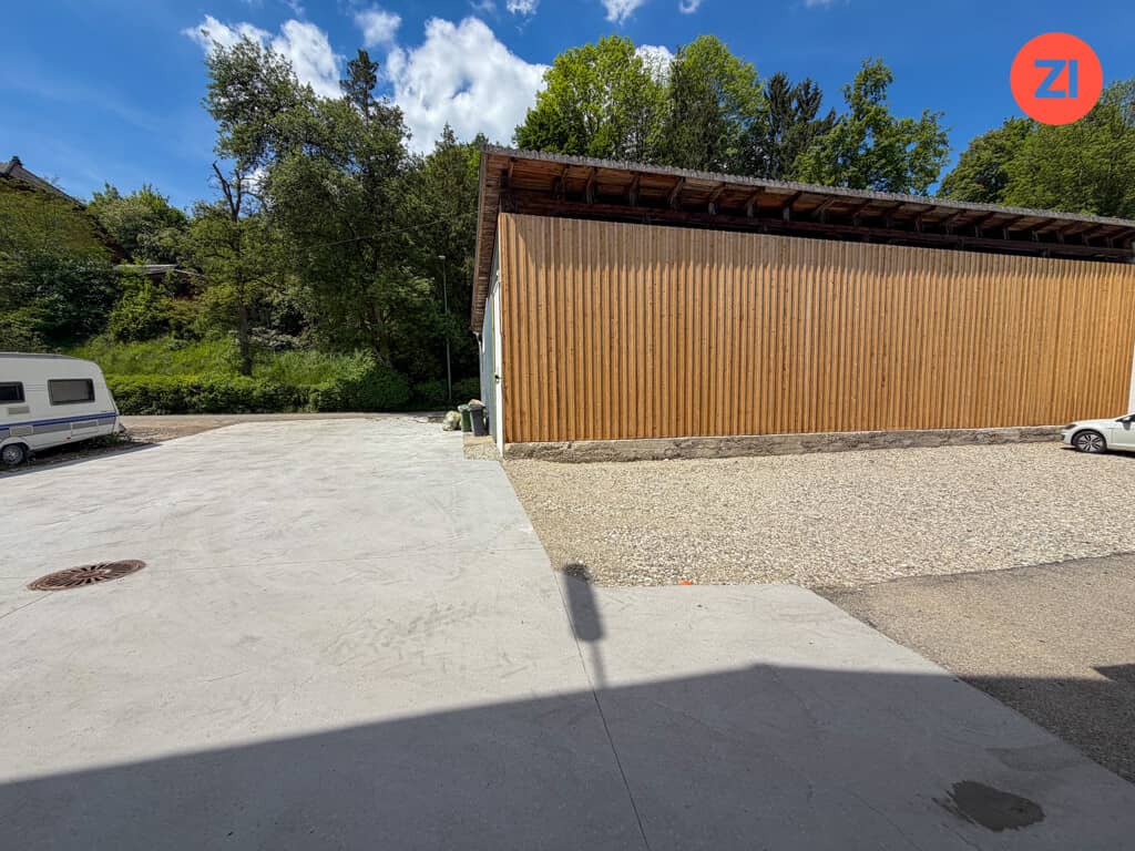 Attractive investment Wohnung in commercial complex with storage